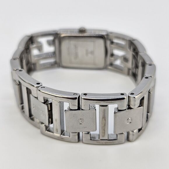 Guess Watch Women 19MM Gray Dial‎ Gray Logo Bracelet Band 6.5" New Battery - Picture 7 of 11